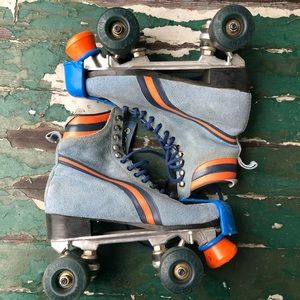 1970s mens suede Hang Ten roller skates